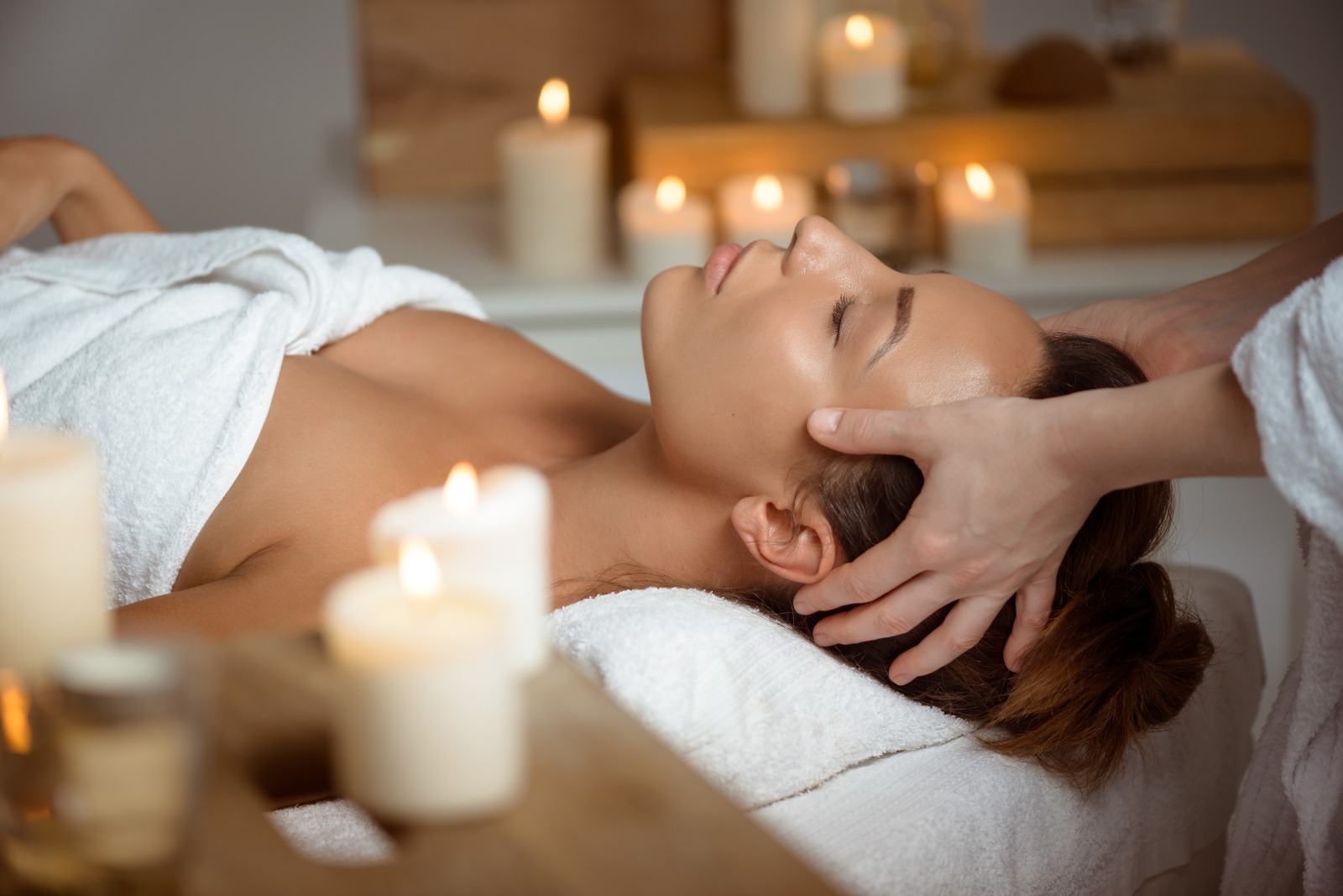 Relaxing head massage treatment at Swan Spa